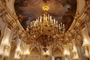 Palace-Interior-Chandelier