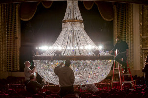 cleaning_chandelier1