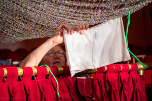 cleaning_chandelier2