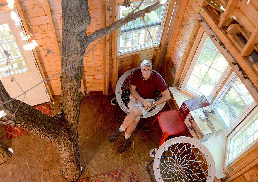 tree-house-three-stories-jay-hewitt-massachusetts-1