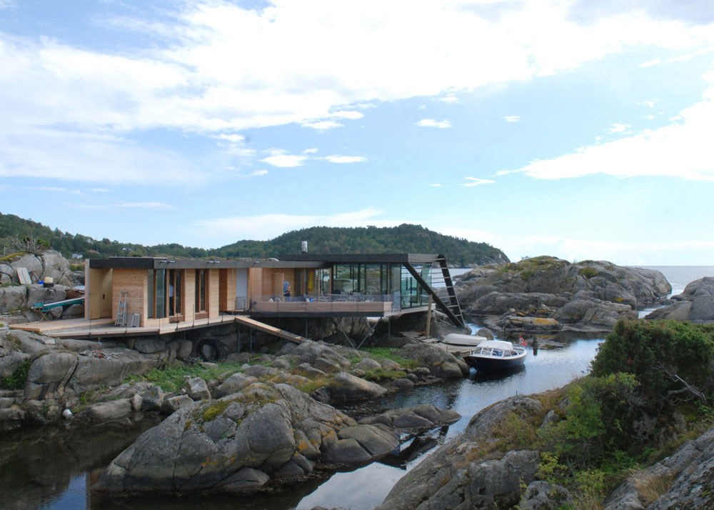 Cabin-Lille-Arøya-Lund-Hagem-Norway-Exterior-Back-Humble-Homes