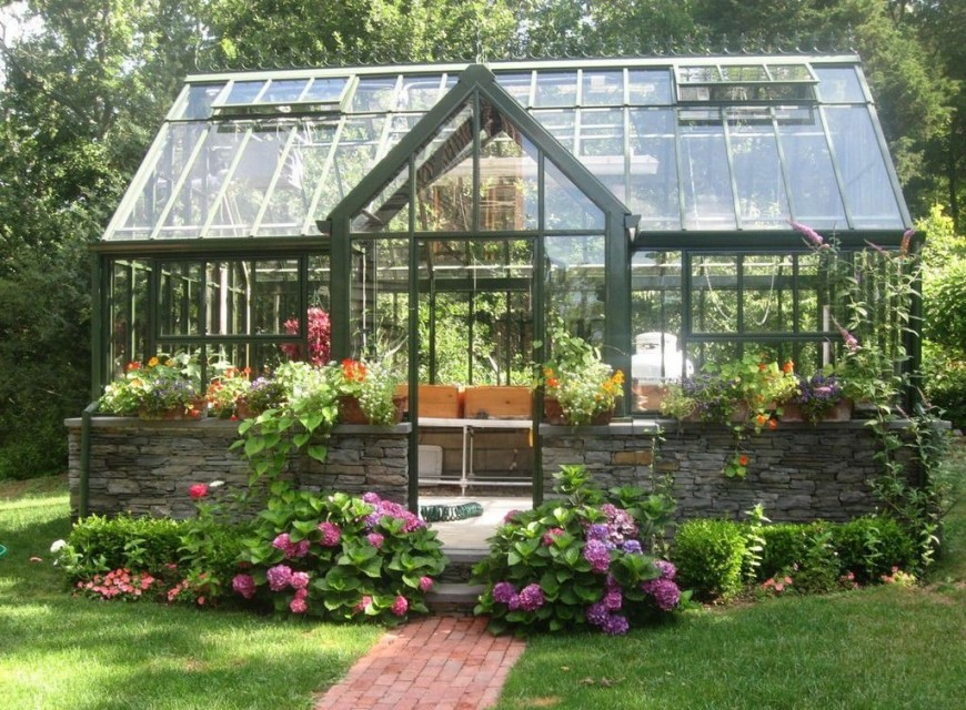 traditional-landscape-yard-with-fence-sunroom-and-glass-wall-i_g-ISpxiyld6s5j4x1000000000-nTOOH